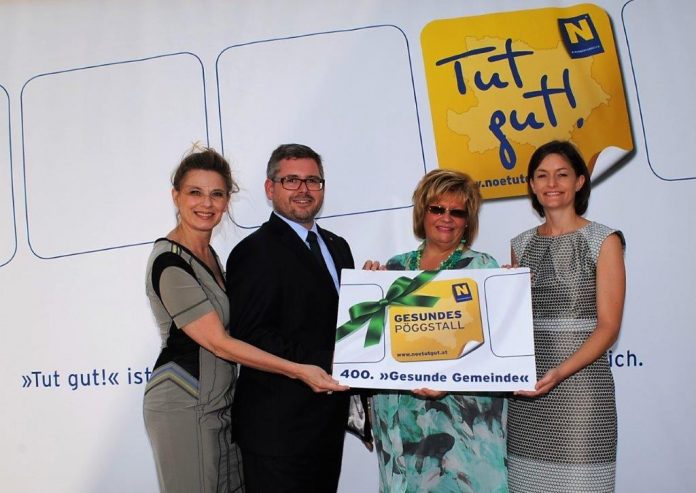(v.l.n.r.): Moderatorin Christa Kummer, Landesrat DI Ludwig Schleritzko, Pöggstalls Bürgermeisterin Margit Straßhofer und Christa Rameder von der Initiative „Tut gut!“ beim Festakt in Pöggstall. (Bildquelle: Thomas Resch) (v.l.n.r.): Moderatorin Christa Kummer, Landesrat DI Ludwig Schleritzko, Pöggstalls Bürgermeisterin Margit Straßhofer und Christa Rameder von der Initiative „Tut gut!“ beim Festakt in Pöggstall. (Bildquelle: Thomas Resch)