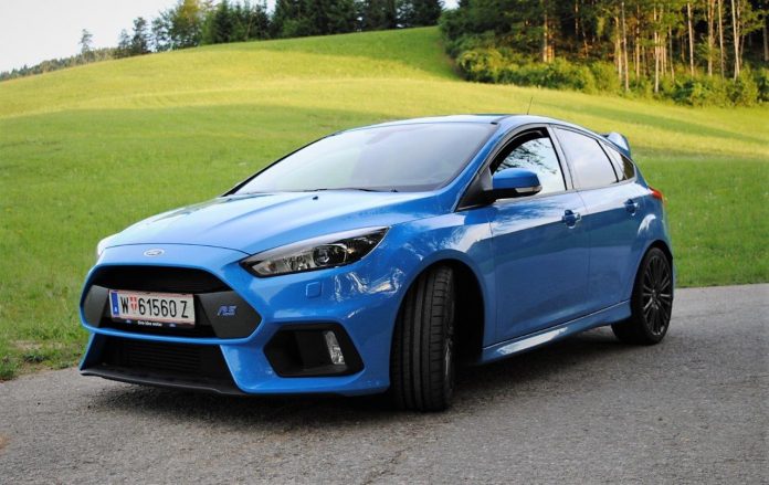 Der Focus RS ist das bisher schnellste RS-Modell von Ford und bietet jede Menge Fahrspaß. (Bildquelle: Thomas Resch) Der Focus RS ist das bisher schnellste RS-Modell von Ford und bietet jede Menge Fahrspaß. (Bildquelle: Thomas Resch)