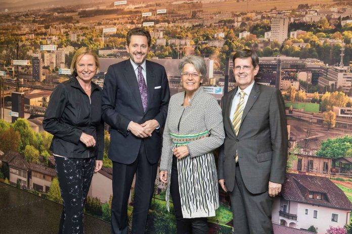ÖW-Geschäftsführerin Petra Stolba, Wirtschafts- und Tourismusminister Harald Mahrer, Tourismuslandesrätin Petra Bohuslav und Christoph Madl, Geschäftsführer Niederösterreich-Werbung (Bildquelle: Jürg Christandl) ÖW-Geschäftsführerin Petra Stolba, Wirtschafts- und Tourismusminister Harald Mahrer, Tourismuslandesrätin Petra Bohuslav und Christoph Madl, Geschäftsführer Niederösterreich-Werbung (Bildquelle: Jürg Christandl)