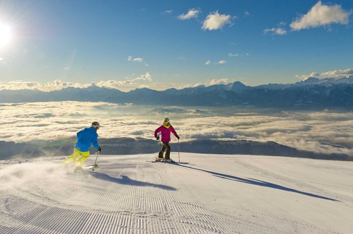 Ein Winterurlaub in Kärnten ist ein Urlaub für aktive Genießer: Hier geht es nicht nur ums Skifahren, Snowboarden, Freeriden und Tourengehen allein – hier wartet eine bunte Vielfalt an Möglichkeiten, die bei Familienmitgliedern jeden Alters für Begeisterung sorgt (Bildquelle: Kärnten Werbung/ Franz Gerdl) Ein Winterurlaub in Kärnten ist ein Urlaub für aktive Genießer: Hier geht es nicht nur ums Skifahren, Snowboarden, Freeriden und Tourengehen allein – hier wartet eine bunte Vielfalt an Möglichkeiten, die bei Familienmitgliedern jeden Alters für Begeisterung sorgt (Bildquelle: Kärnten Werbung/ Franz Gerdl)