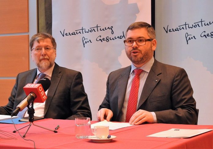 (v.l.n.r.): Professor Franz Kolland (Leiter des Lehrstuhls für Gerontologie und Gesundheitsforschung) und Landesrat Ludwig Schleritzko bei der Pressekonferenz in St. Pölten. (Bildquelle: Thomas Resch) (v.l.n.r.): Professor Franz Kolland (Leiter des Lehrstuhls für Gerontologie und Gesundheitsforschung) und Landesrat Ludwig Schleritzko bei der Pressekonferenz in St. Pölten. (Bildquelle: Thomas Resch)