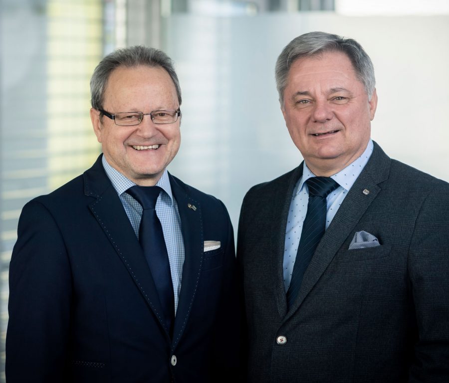 Kaufmännischer Geschäftsführer Dipl. KH-BW Helmut Krenn und Medizinischer Geschäftsführer Dr. Markus Klamminger (Bildquelle: Landeskliniken-Holding) Kaufmännischer Geschäftsführer Dipl. KH-BW Helmut Krenn und Medizinischer Geschäftsführer Dr. Markus Klamminger (Bildquelle: Landeskliniken-Holding)