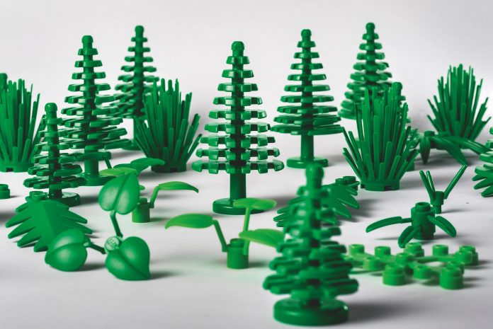 2018 kommen die ersten nachhaltigen LEGO Elemente aus pflanzlichem Kunststoff auf den Markt (Bildquelle: obs/LEGO GmbH/Maria Tuxen Hedegaard) 2018 kommen die ersten nachhaltigen LEGO Elemente aus pflanzlichem Kunststoff auf den Markt (Bildquelle: obs/LEGO GmbH/Maria Tuxen Hedegaard)
