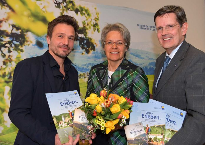 v.l.n.r.: Mag. Klaus Grabler, Geschäftsführer des durchführenden Marktforschungsinstituts MANOVA, Tourismuslandesrätin Petra Bohuslav und Christoph Madl, Geschäftsführer der Niederösterreich-Werbung (Bildquelle: NLK Filzwieser) v.l.n.r.: Mag. Klaus Grabler, Geschäftsführer des durchführenden Marktforschungsinstituts MANOVA, Tourismuslandesrätin Petra Bohuslav und Christoph Madl, Geschäftsführer der Niederösterreich-Werbung (Bildquelle: NLK Filzwieser)