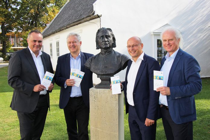 (v.l.n.r.): Kulturlandesrat Mag. Hans Peter Doskozil, Johannes Kutrowatz, Mag. Thomas Mersich und Eduard Kutrowatz präsentierten die Highlights des Liszt Festivals 2019 in Raiding (Bildquelle: Landesmedienservice Bgld.) (v.l.n.r.): Kulturlandesrat Mag. Hans Peter Doskozil, Johannes Kutrowatz, Mag. Thomas Mersich und Eduard Kutrowatz präsentierten die Highlights des Liszt Festivals 2019 in Raiding (Bildquelle: Landesmedienservice Bgld.)