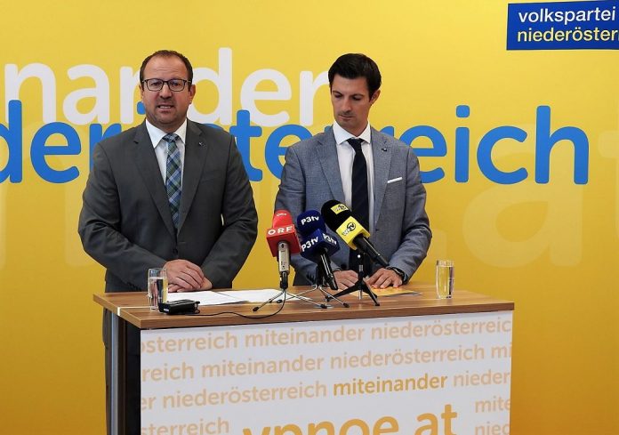 (v.l.n.r.): VPNÖ-Landesgeschäftsführer Bernhard Ebner und Kultursprecher LAbg. Bgm. René Lobner bei der Pressekonferenz in St. Pölten. (Bildquelle: Thomas Resch) (v.l.n.r.): VPNÖ-Landesgeschäftsführer Bernhard Ebner und Kultursprecher LAbg. Bgm. René Lobner bei der Pressekonferenz in St. Pölten. (Bildquelle: Thomas Resch)
