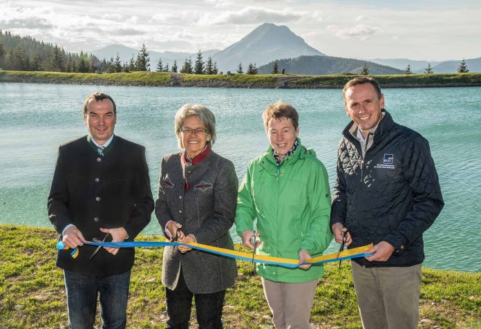 (v.l.n.r.): Bezirkshauptmann Franz Kemmetmüller, Wirtschafts- und Tourismuslandesrätin Petra Bohuslav, Bürgermeisterin Petra Zeh, Jochen Danninger (kaufmännischer Geschäftsführer von ecoplus) (Bildquelle: Foto Tschank) (v.l.n.r.): Bezirkshauptmann Franz Kemmetmüller, Wirtschafts- und Tourismuslandesrätin Petra Bohuslav, Bürgermeisterin Petra Zeh, Jochen Danninger (kaufmännischer Geschäftsführer von ecoplus) (Bildquelle: Foto Tschank)