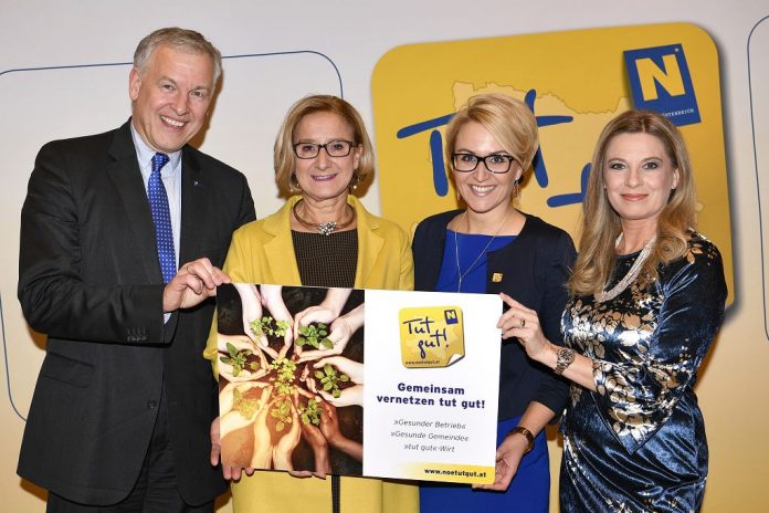 (v.l.n.r.): Landesrat Martin Eichtinger, Landeshauptfrau Johanna Mikl-Leitner, Alexandra Pernsteiner-Kappl von der Initiative „Tut gut“ und Moderatorin Christa Kummer bei „Gemeinsam vernetzen tut gut“ in Grafenegg (Bildquelle: NLK/Ernst Reinberger) (v.l.n.r.): Landesrat Martin Eichtinger, Landeshauptfrau Johanna Mikl-Leitner, Alexandra Pernsteiner-Kappl von der Initiative „Tut gut“ und Moderatorin Christa Kummer bei „Gemeinsam vernetzen tut gut“ in Grafenegg (Bildquelle: NLK/Ernst Reinberger)