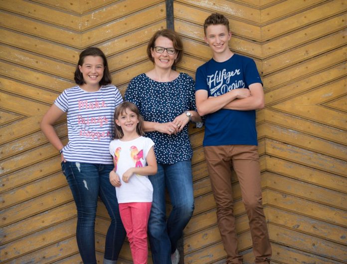 Jugend-Landesrätin Christiane Teschl-Hofmeister freut sich über den wichtigen Meilenstein in der österreichischen Jugendpolitik (Bildquelle: Josef Herfert) Jugend-Landesrätin Christiane Teschl-Hofmeister freut sich über den wichtigen Meilenstein in der österreichischen Jugendpolitik (Bildquelle: Josef Herfert)