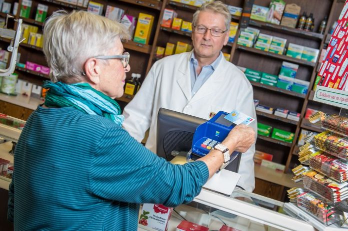 Einen regelrechten Boom gab es 2018 in Österreich bei den Kontaktloszahlungen mit Bankomat®Karte (Bildquelle: PSA/ Johannes Ehn) Einen regelrechten Boom gab es 2018 in Österreich bei den Kontaktloszahlungen mit Bankomat®Karte (Bildquelle: PSA/ Johannes Ehn)