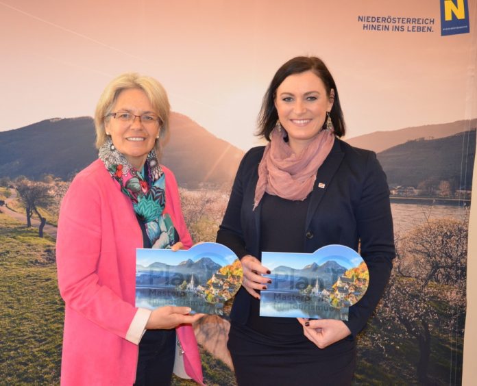 Ziehen an einem gemeinsamen Strang: NÖ-Tourismuslandesrätin Petra Bohuslav (links) und Bundesministerin Elisabeth Köstinger (Bildquelle: Guten Tag Österreich) NÖ unterstützt Tourismusstrategien von Ministerin Köstinger