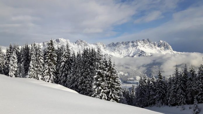 Ein schneereicher Winter machte Gäste, Einheimische und Touristiker glücklich (Bildquelle: Tourismusverband Wilder Kaiser / Maria Luise Handl) Viel Schnee und viele Gäste am Wilden Kaiser