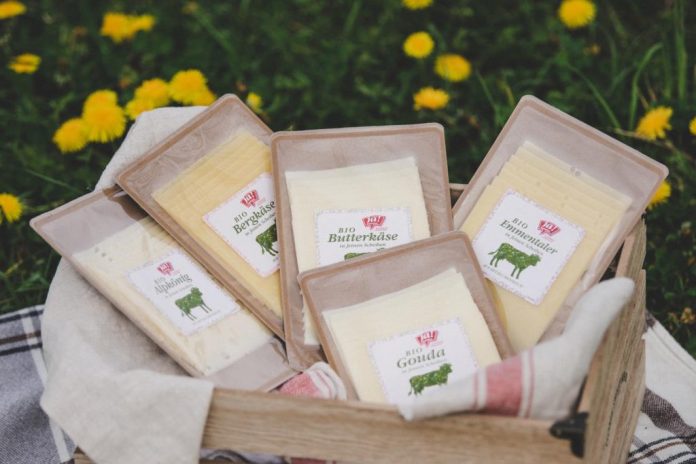 Mondi und REWE Group in Österreich setzen auf Nachhaltigkeit und bessere Recyclebarkeit (Bildquelle: REWE Group) Nachhaltige Schnittkäse-Verpackung auf Papierbasis