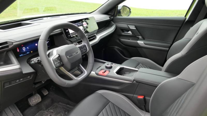 Jeep Compass Elektro Frontansicht in Fahrt (Foto: Thomas Resch)
