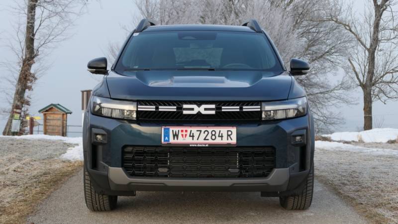Modernes Flaggschiff mit Familiensinn: Der Dacia Bigster in der Journey-Ausstattung im Guten Tag Österreich Autotest (Foto: Thomas Resch)