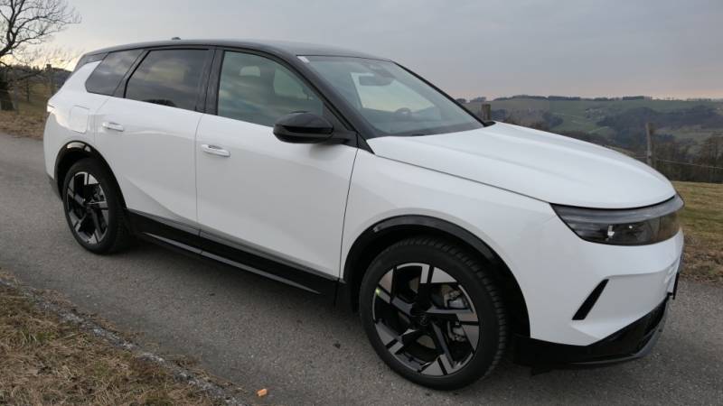 Der neue Opel Grandland GS Plug-in-Hybrid (2025/26) im Guten Tag Österreich Autotest: Markantes Design und bis zu 87 km elektrischer Reichweite (Foto: Thomas Resch)