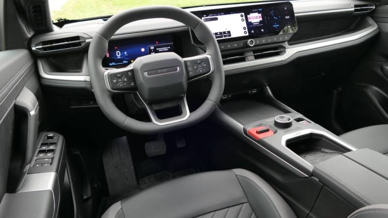 Jeep Compass Elektro Frontansicht in Fahrt (Foto: Thomas Resch)