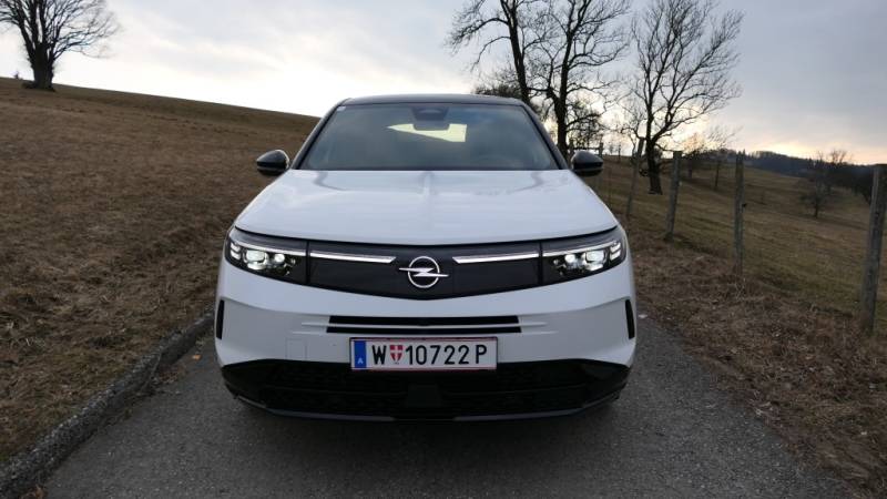 Der neue Opel Grandland GS Plug-in-Hybrid (2025/26) im Guten Tag Österreich Autotest: Markantes Design und bis zu 87 km elektrischer Reichweite (Foto: Thomas Resch)