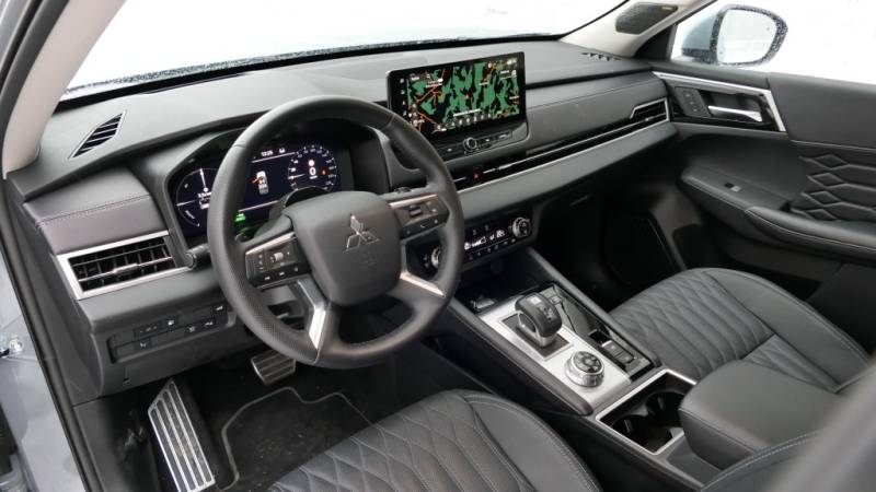 Leise, komfortabel und kraftvoll zugleich – der Mitsubishi Outlander PHEV Diamond im Guten Tag Österreich Autotest (Foto: Thomas Resch)