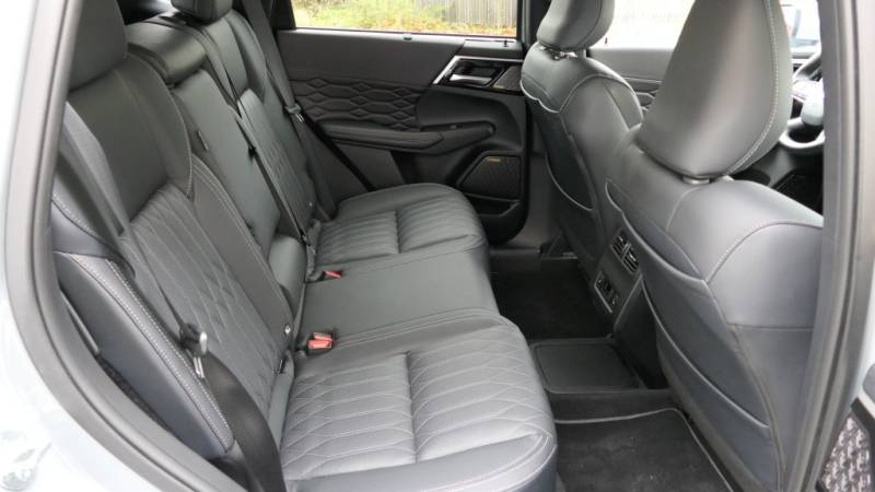 Leise, komfortabel und kraftvoll zugleich – der Mitsubishi Outlander PHEV Diamond im Guten Tag Österreich Autotest (Foto: Thomas Resch)