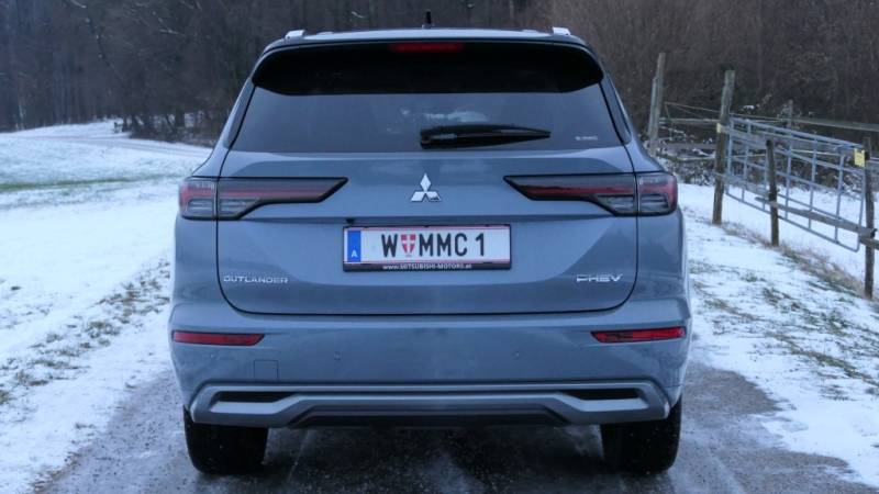 Leise, komfortabel und kraftvoll zugleich – der Mitsubishi Outlander PHEV Diamond im Guten Tag Österreich Autotest (Foto: Thomas Resch)