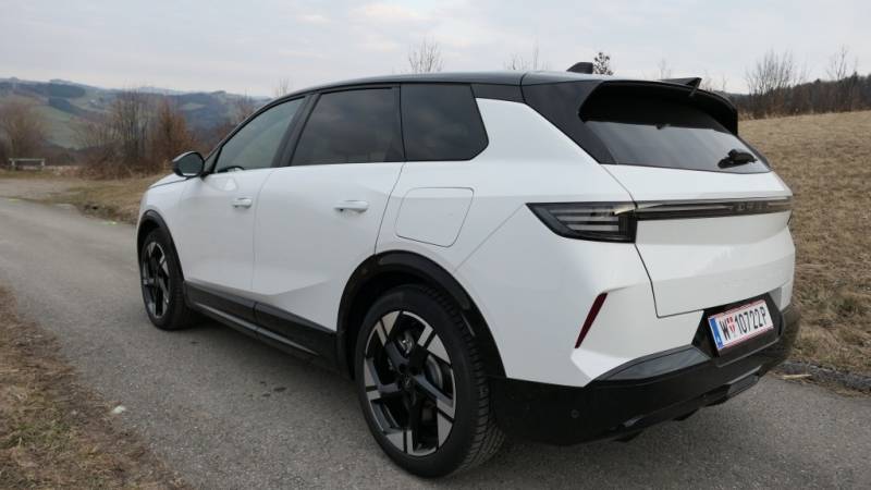 Der neue Opel Grandland GS Plug-in-Hybrid (2025/26) im Guten Tag Österreich Autotest: Markantes Design und bis zu 87 km elektrischer Reichweite (Foto: Thomas Resch)