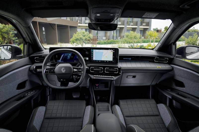 Der Renault 4 E-Tech Iconic kombiniert die unverkennbare Silhouette des Klassikers mit modernster 52-kWh-Batterietechnik und einem mutigen Design-Statement (Foto: Renault)