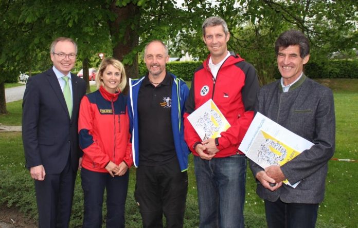 (v.l.n.r.): Landesrat Dr. Stephan Pernkopf, Iris Dangl, Karl Tisch, Ing. Martin Gurdet und Josef Stanglauer (Bildquelle: Büro LR Pernkopf) (v.l.n.r.): Landesrat Dr. Stephan Pernkopf, Iris Dangl, Karl Tisch, Ing. Martin Gurdet und Josef Stanglauer (Bildquelle: Büro LR Pernkopf)