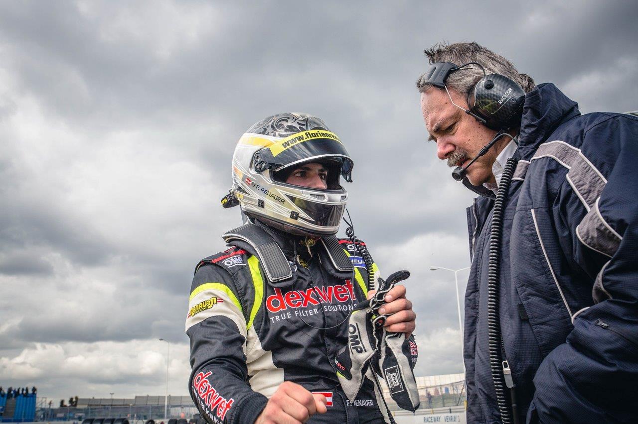 Florian mit Teamchef Sepp Renauer in Venray (Bildquelle: NASCAR Europe Whelen Series)