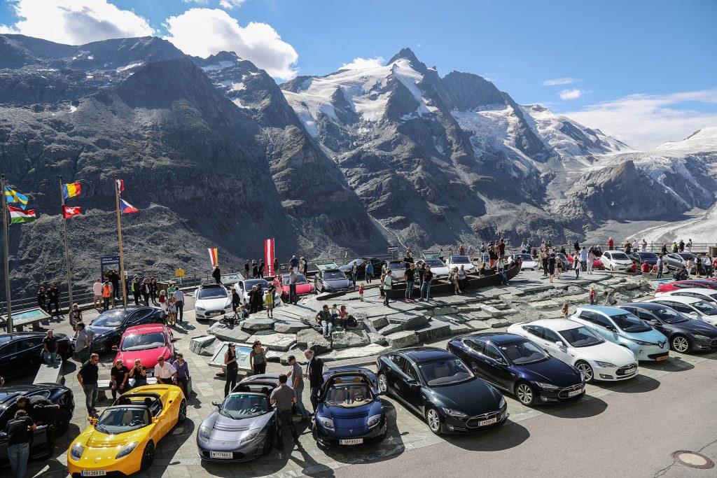 Ausfahrt TESLA Club Austria auf die Großglockner Hochalpenstraße (Bildquelle: grossglockner.at / Franz Neumayr)
