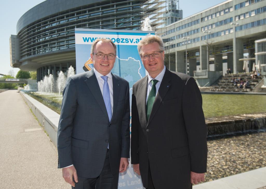 (v.l.n.r.): Landesrat Dr. Stephan Pernkopf und Präsident des NÖZSV LAbg. Bgm. Christoph Kainz (Bildquelle: NLK J.Burchhart)