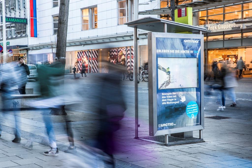 Auf insgesamt 100 Citylights und 2.300 Plakaten rüttelt zudem ein drastisches Sujet die Menschen wach. (Bildquelle: EPAMEDIA / Harald Klemm)