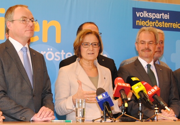 Landeshauptfrau Johanna Mikl-Leitner bei der Pressekonferenz in Mauerbach (Bildquelle: ReschMedia)