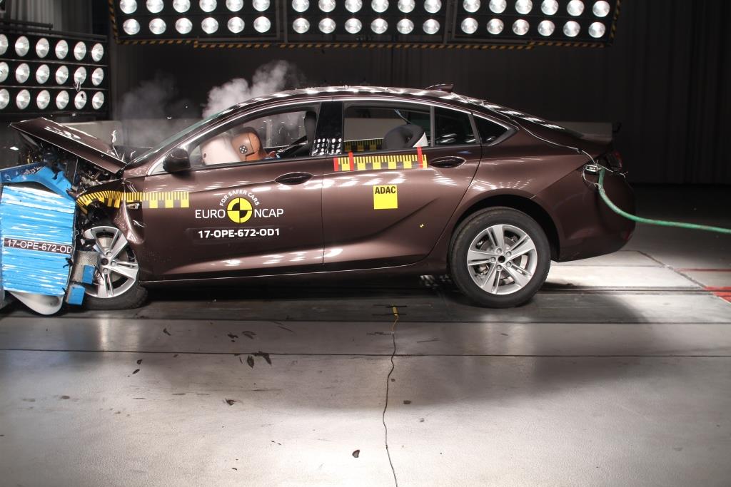 Opel Insignia im Crashtest (Bildquelle: ÖAMTC)