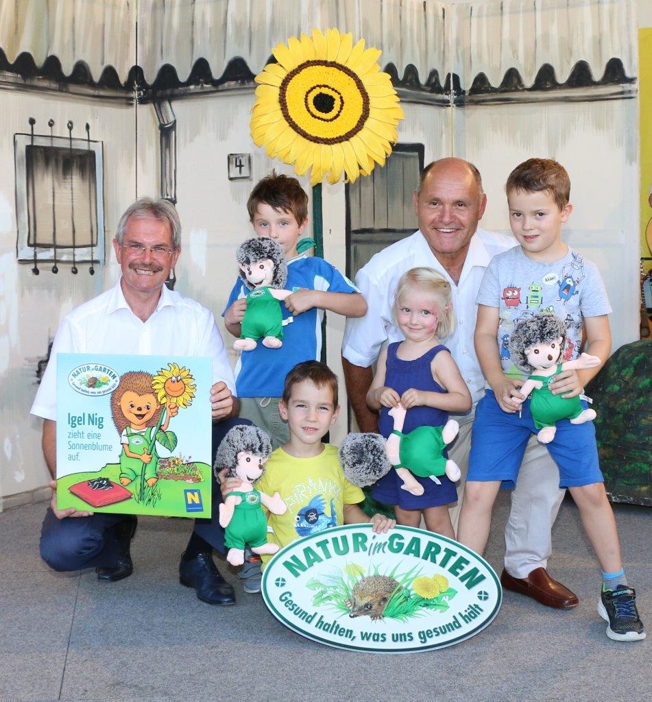 Landesrat Karl Wilfing und Innenminister Wolfgang Sobotka genossen mit Jonathan, Simon, Amelie, Jakob und über 1.000 weiteren Kindern das Abenteuerfest für Gartenkids auf der GARTEN TULLN (Bildquelle: Natur im Garten)