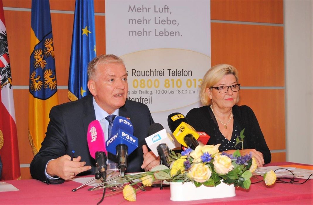 Landesrat Franz Schnabl und NÖGKK-Direktorin Dr. Martina Amler bei der Pressekonferenz in St. Pölten. (Bildquelle: Thomas Resch)