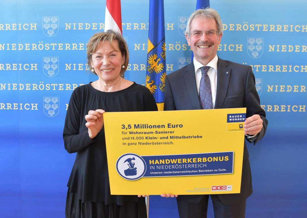 Landesrat Karl Wilfing und NÖ Wirtschaftskammer-Präsidentin Sonja Zwazl präsentierten den ab 1. Jänner 2018 gültigen Handwerkerbonus (Bildquelle: NLK Filzwieser)