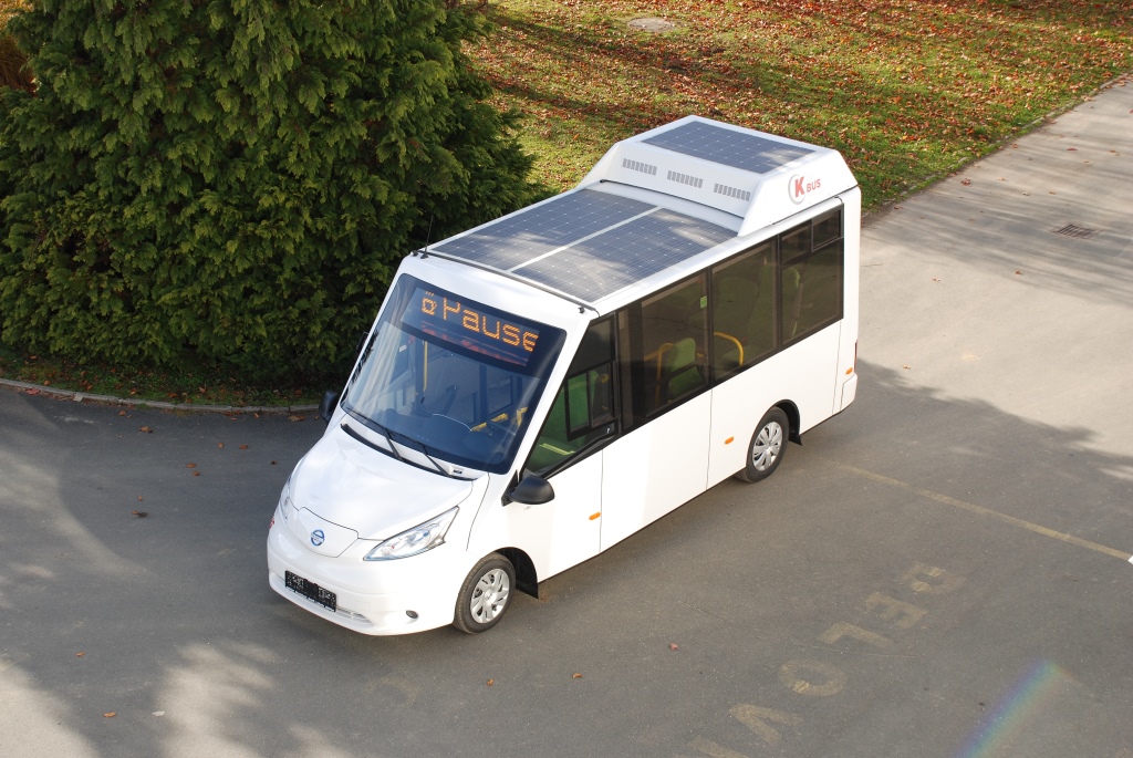 Niederflur Elektrobus mit Solarpanels (Bildquelle: K-Bus GmbH / Marjan Kozel)