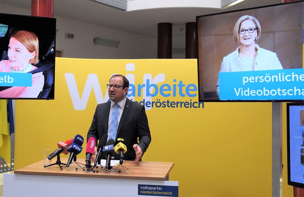 VPNÖ-Landesgeschäftsführer LAbg. Bernhard Ebner präsentiert die Digital-Kampagne zur NÖ-Wahl 2018. (Bildquelle: Thomas Resch)