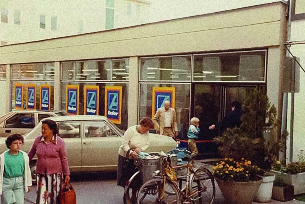 50 Jahre HOFER in Bildern: Filialdesign im Wandel der Zeit (Bildquelle: Hofer KG)