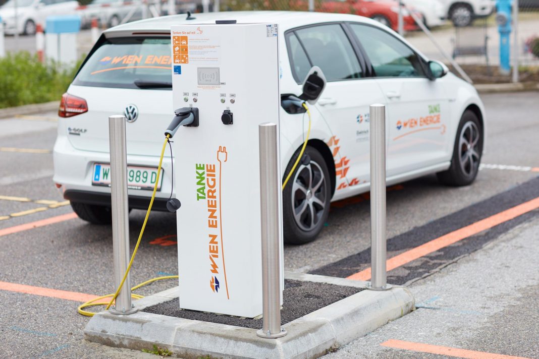 In der Stadt einkaufen, während Elektroauto lädt (Bildquelle: Wien Energie/Ehm)