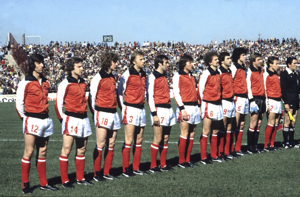 Die Helden von Cordoba. Die österreichische Nationalmannschaft vor Ankick im Estadio Olímpico Chateau Carreras von Cordoba (Bildquelle: Horstmüller / Ullstein Bild / picturedesk.com)