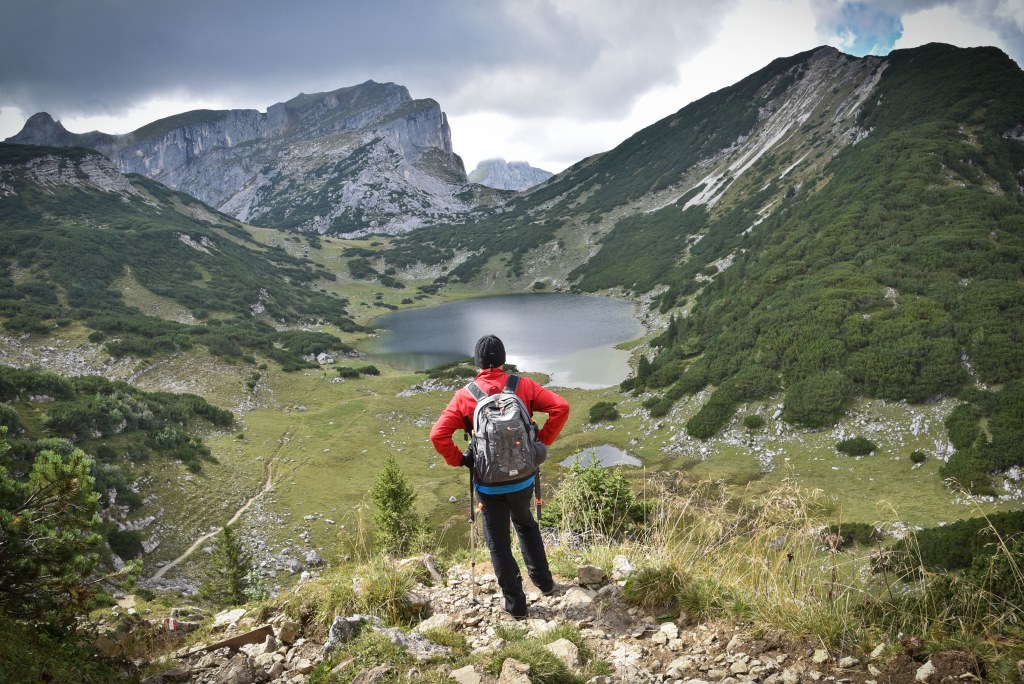 Bei der kitzalp24 werden herrliche Seen und Gipfel zum ständigen Begleiter der Wanderer (Bildquelle: Gabriele Grießenböck)