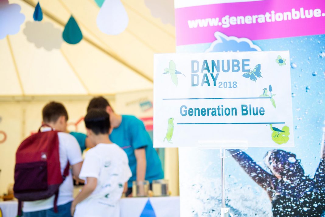 Zahlreiche Besucherinnen und Besucher sowie Schülerinnen und Schüler informierten sich beim 14. Danube Day im Wiener Stadtpark über den sorgsamen Umgang mit der Ressource Wasser und die Bedeutung der Lebensader Donau (Bildquelle: BMNT/Paul Gruber)