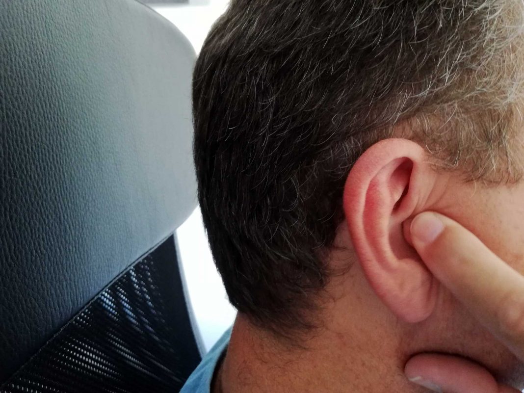 Unangenehme Druckschmerzen im Ohr bei Flugreisen (Bildquelle: Michaela Resch)