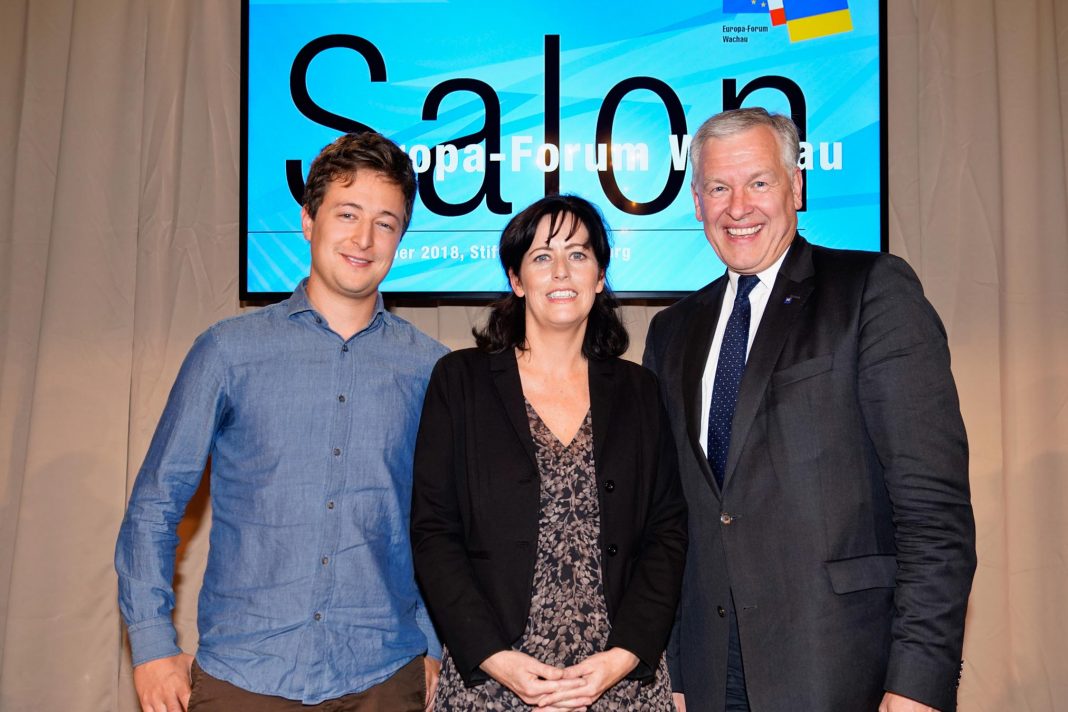 (v.l.n.r.): Fritz Jergitsch (Gründer der Tagespresse), die ehemalige ORF-London-Korrespondentin Bettina Prendergast und EU-Landesrat Martin Eichtinger (Bildquelle: zVg)