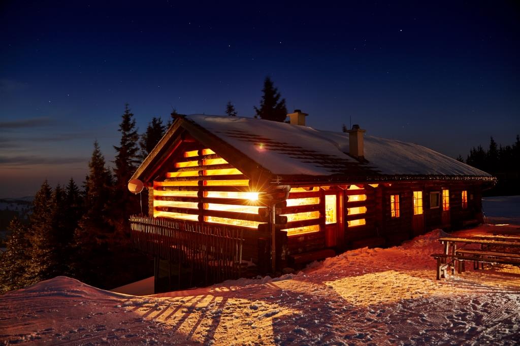 Die Anna-Alm am Hennesteck bei Nacht (Bildquelle: Niederösterreich Werbung / Michael Liebert)