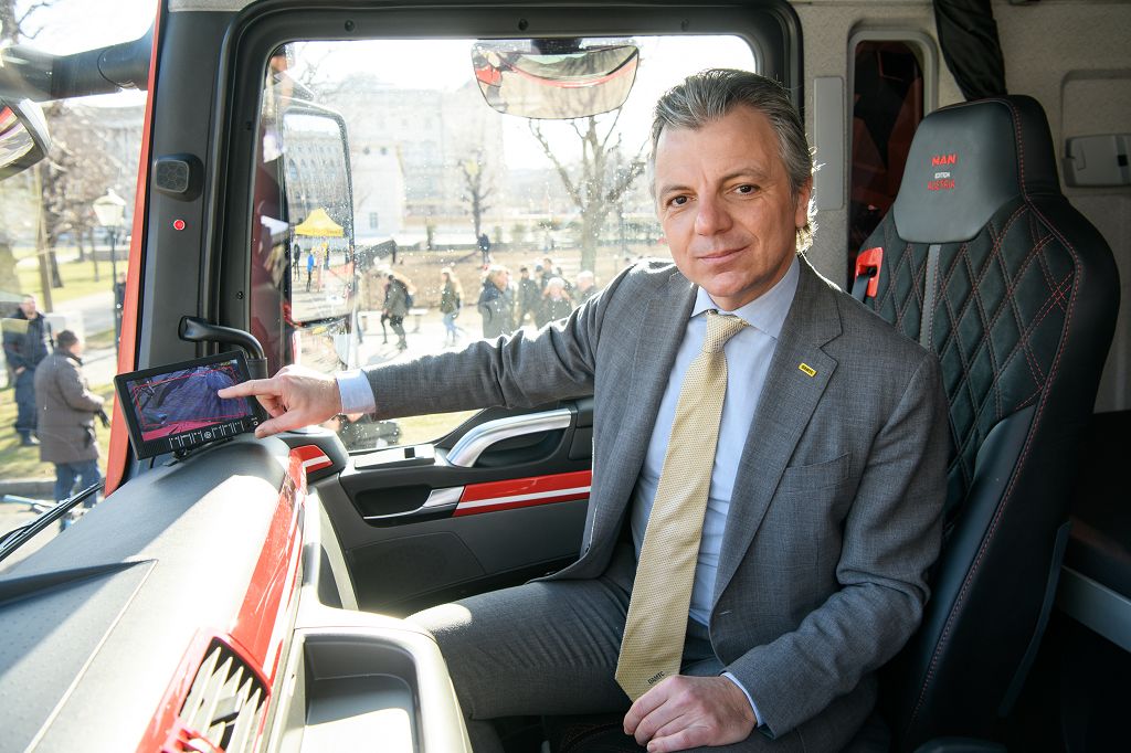 ÖAMTC-Direktor Oliver Schmerold: „Assistenzsysteme werden in Zukunft mit Sicherheit noch viele Menschenleben retten" <small> (Bildquelle: ÖAMTC/APA-Fotoservice/Hörmandinger) </small>