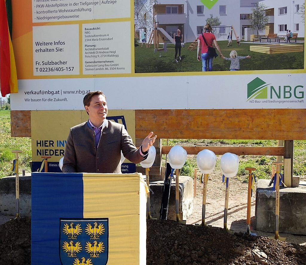 NÖ Landtagsabgeordneter Christoph Kaufmann bei der Festansprache zum Spatenstich in Tulbing (Bildquelle: Thomas Resch)