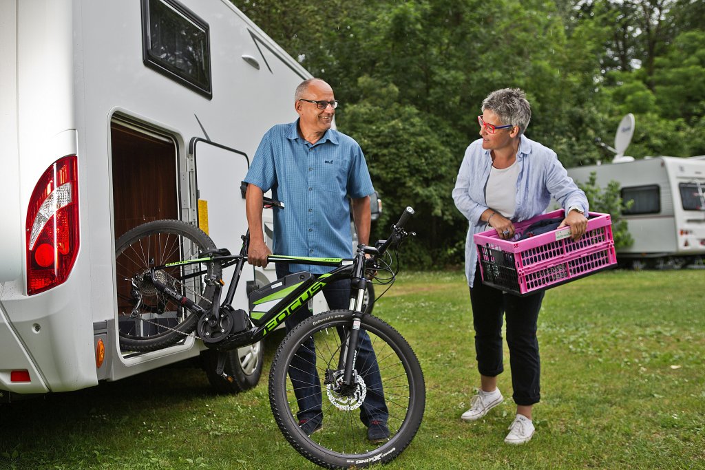 Übergewicht beim Campen kann gefährlich und teuer werden